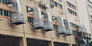 80%的企業(yè)注塑廠房車間降溫設(shè)備都選工業(yè)環(huán)保空調(diào)降溫！